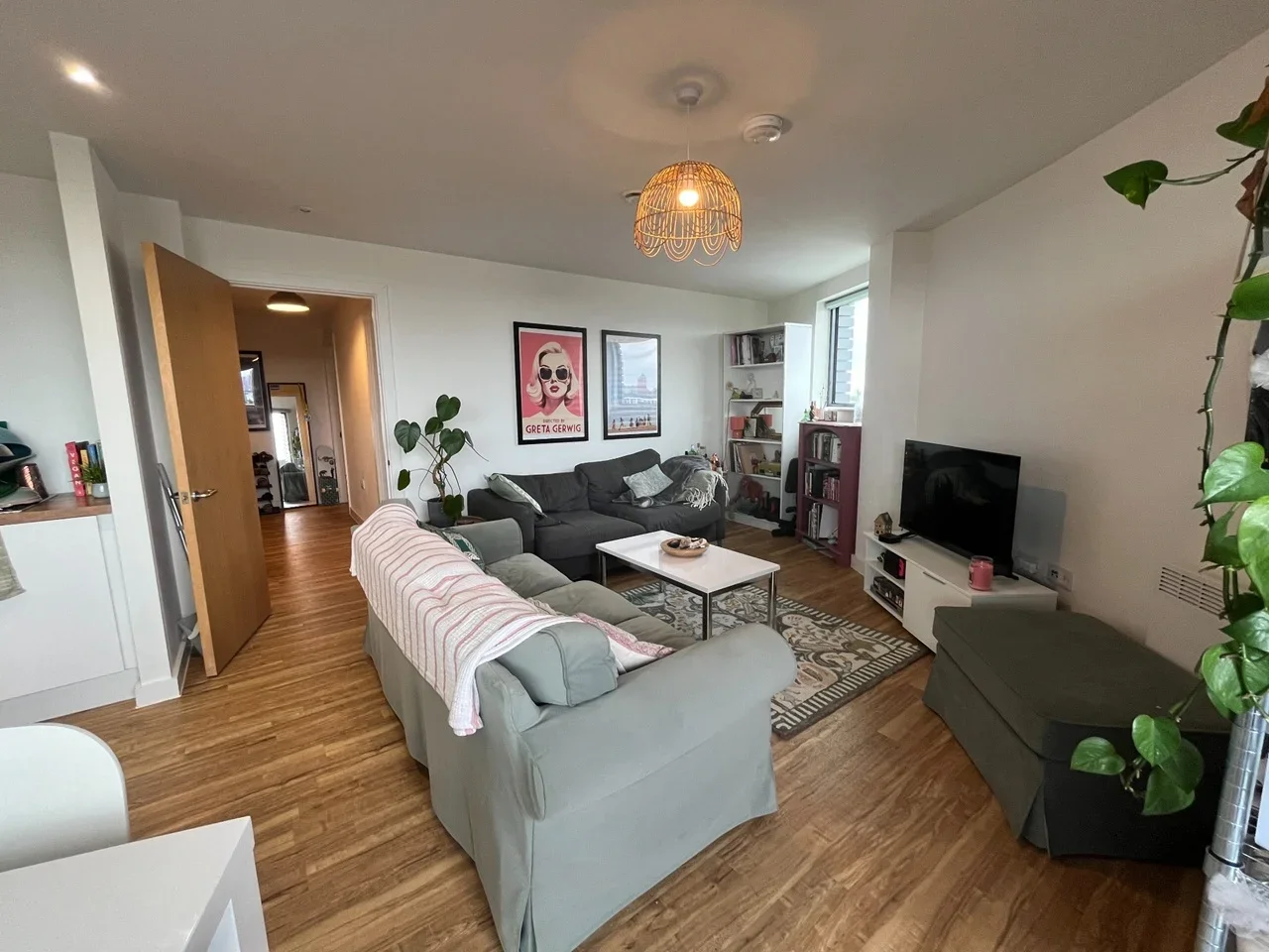 Flat Pomona Strand in Trafford