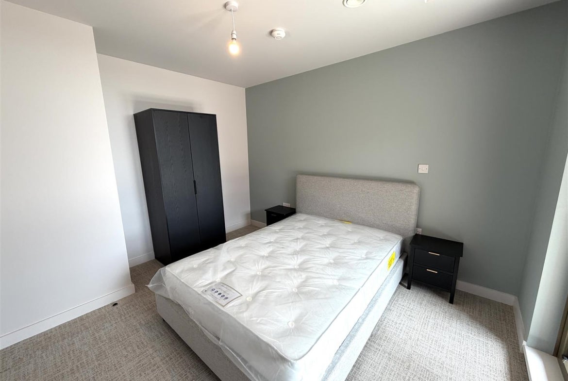 Flat Botanical Avenue in Trafford