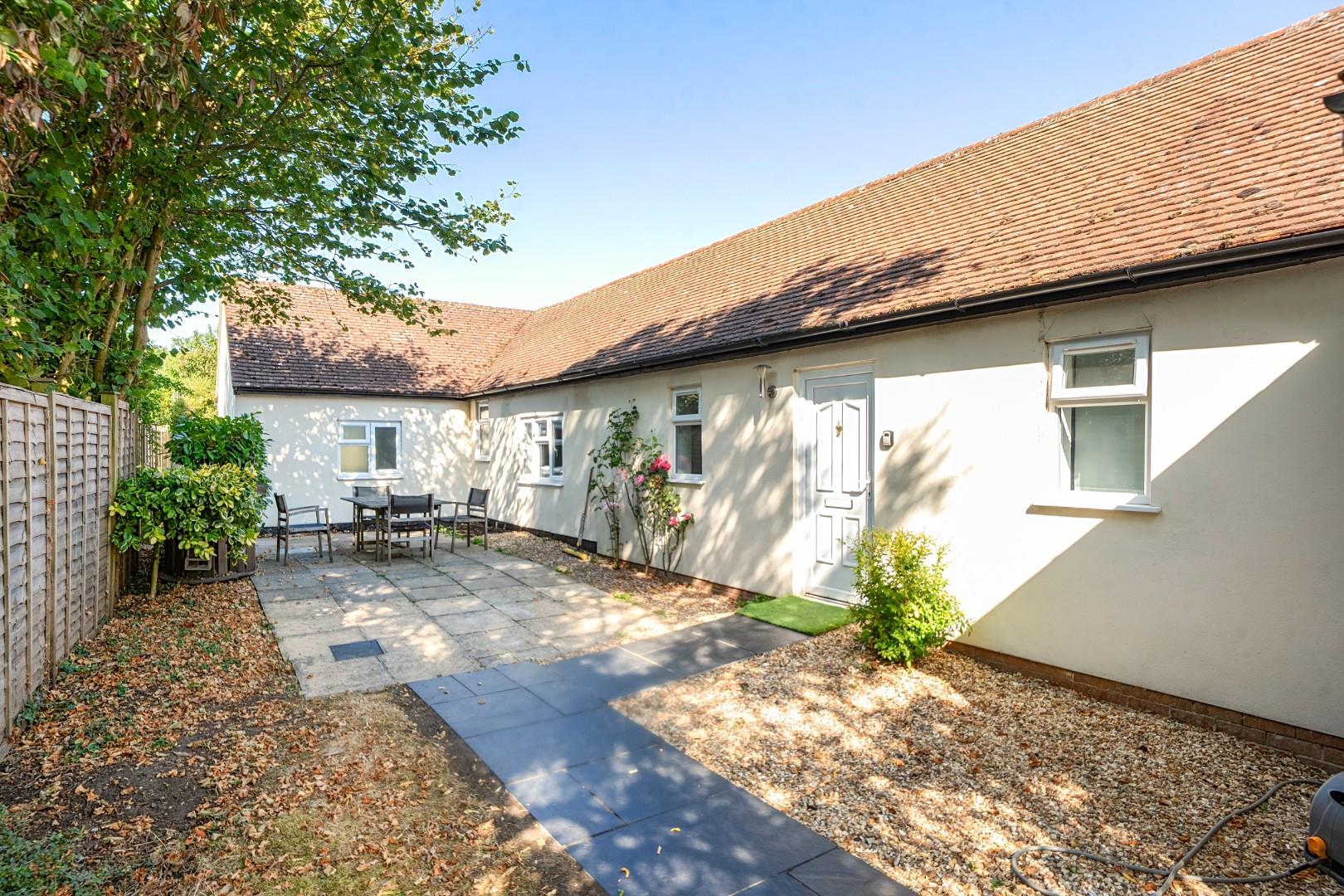 House Oving Road in Oving