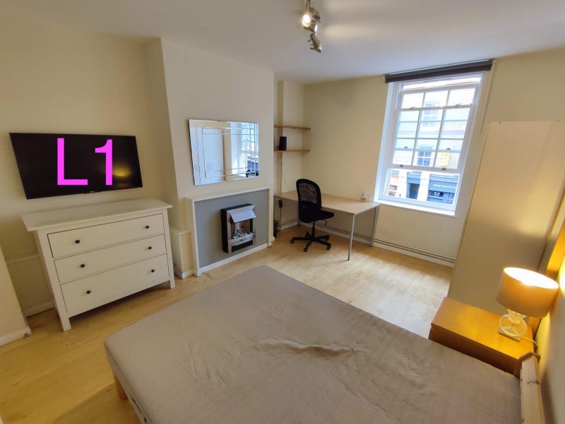 Room Leather Lane in Greater London