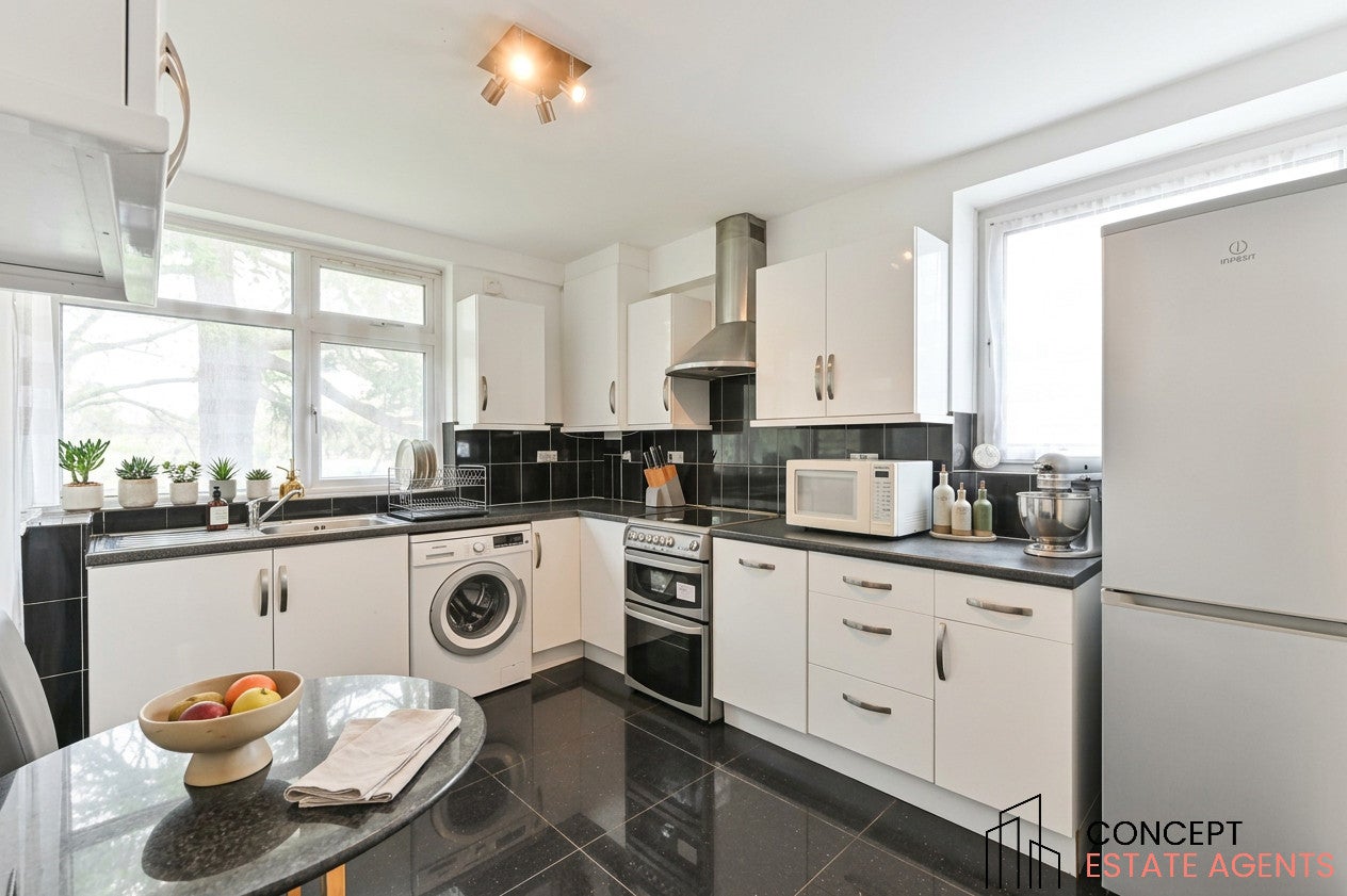 Flat Scrutton Close in Greater London