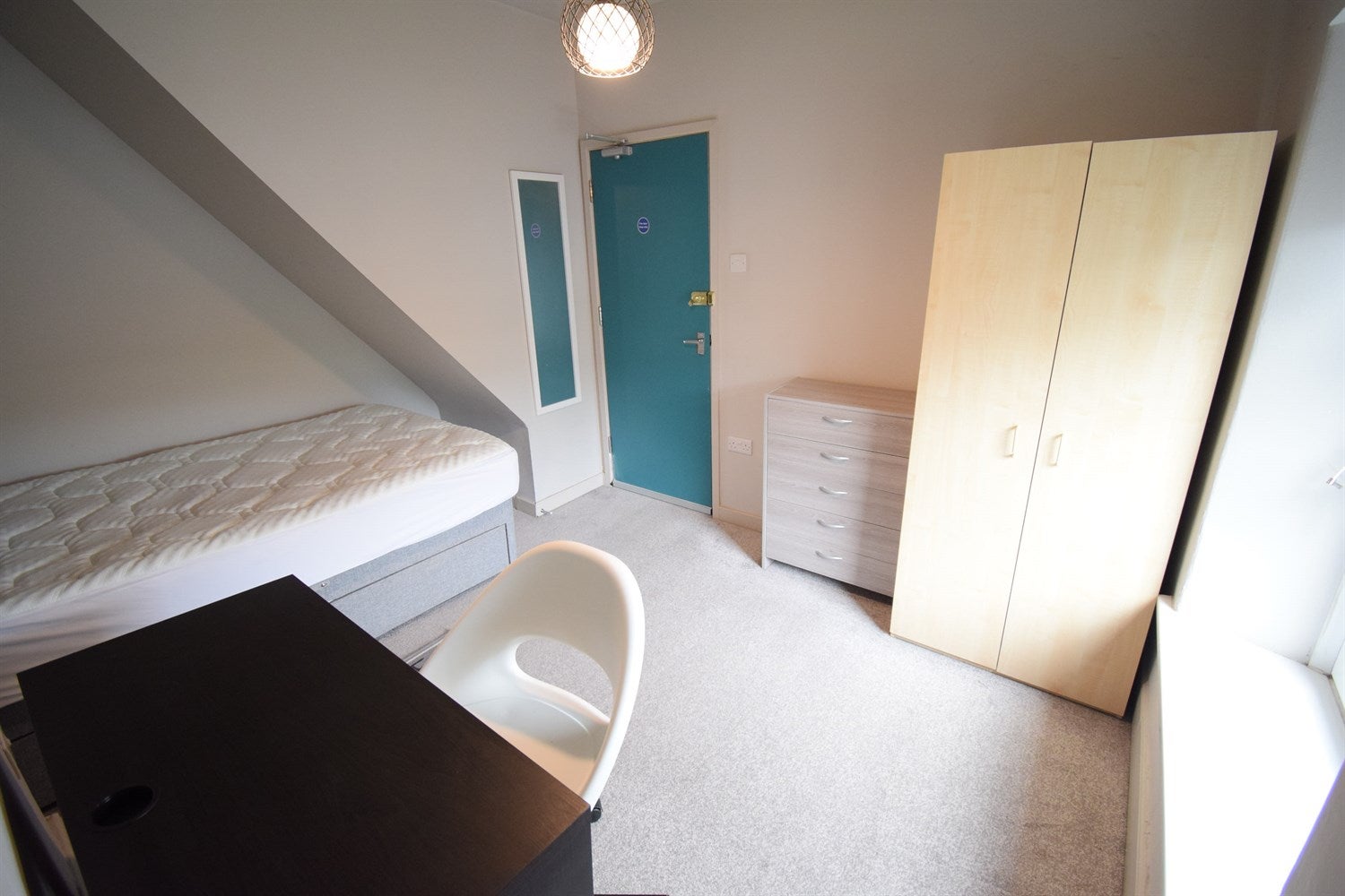 Room Broadway in Pontypridd