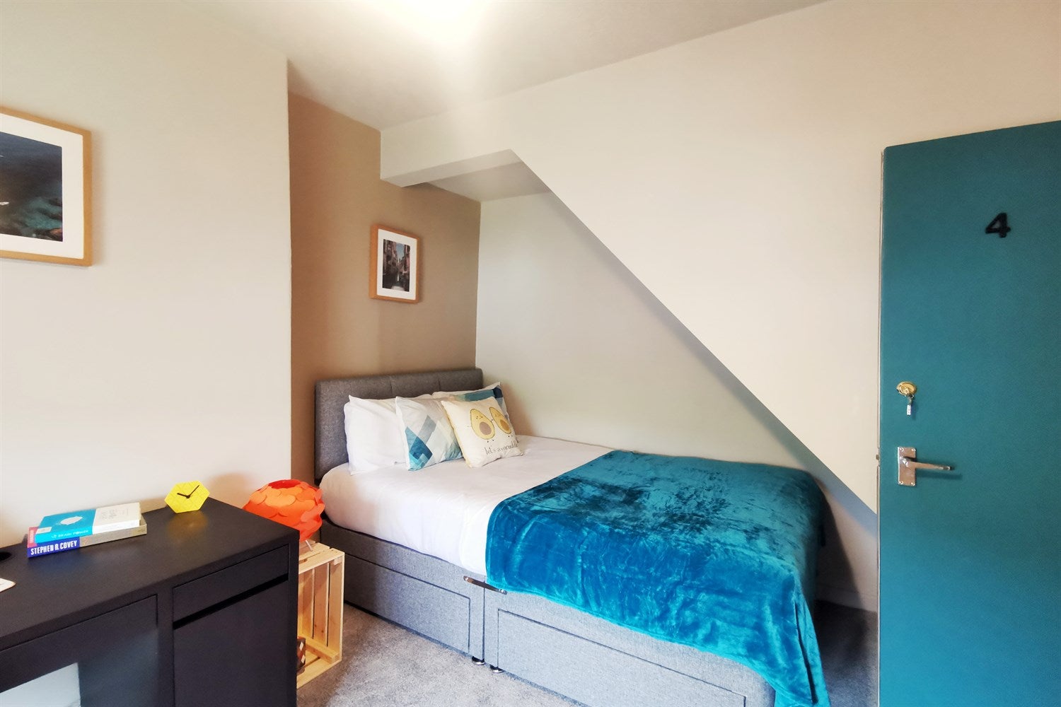 Room Broadway in Pontypridd