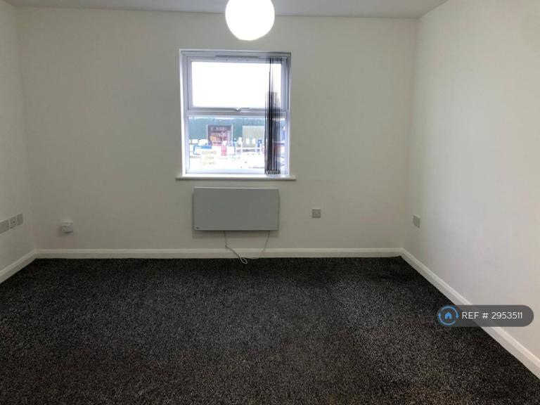 Flat Eastmount Road in Darlington