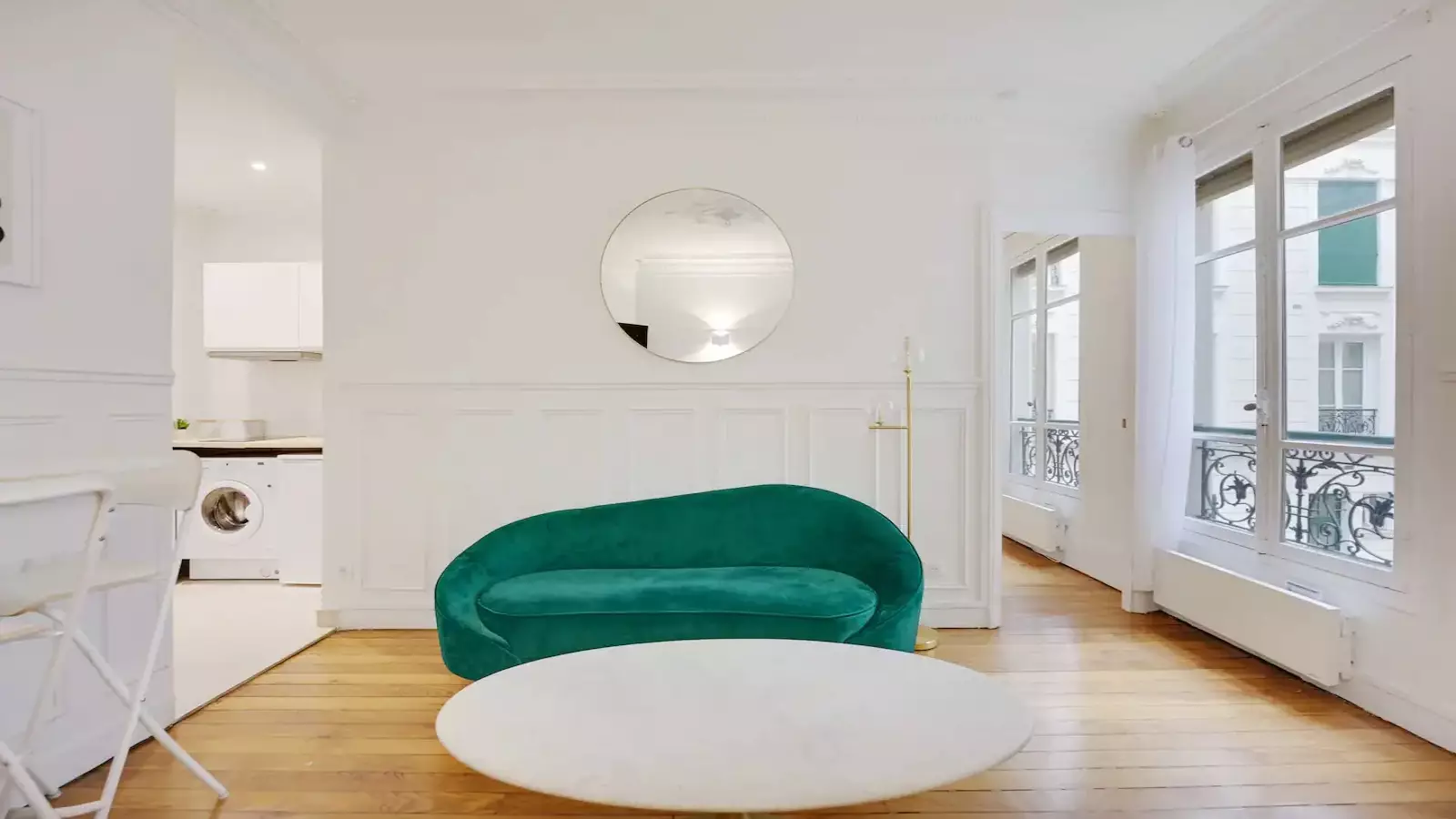 Flat Rue Jouffroy d'Abbans in Paris