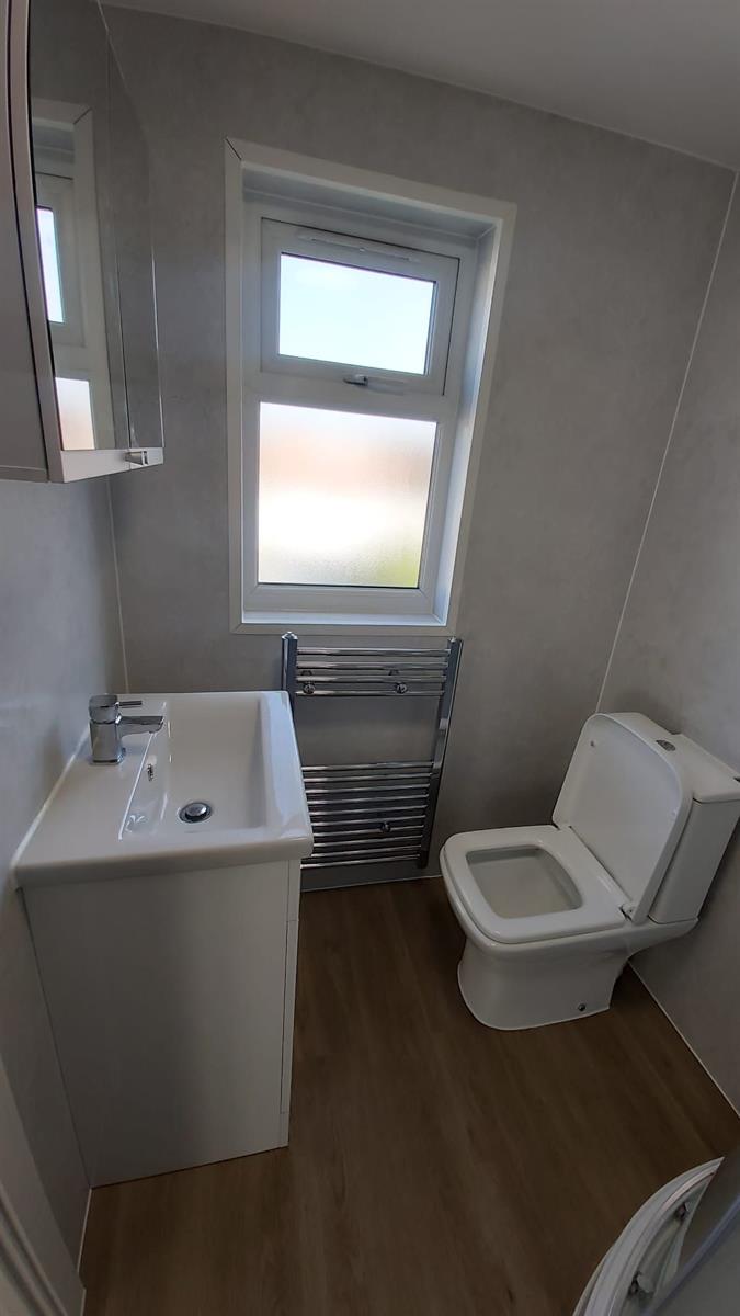 Flat Canmore Gardens in Greater London