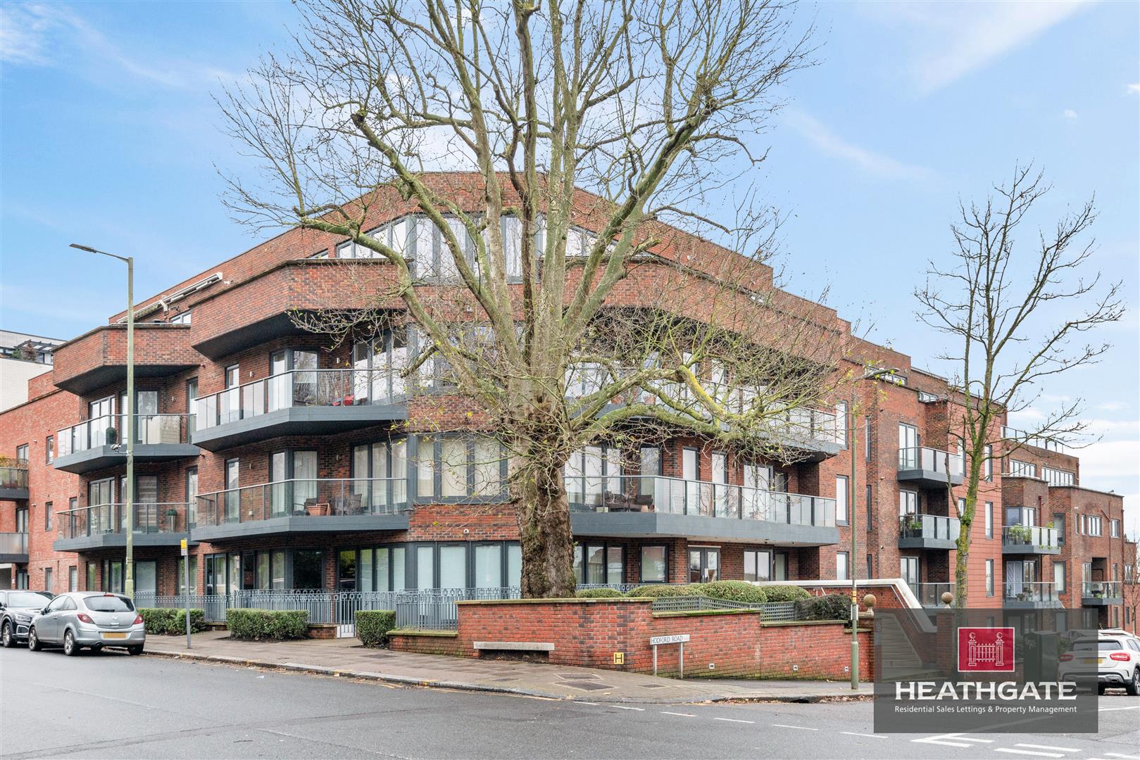 Flat Hodford Road in Greater London