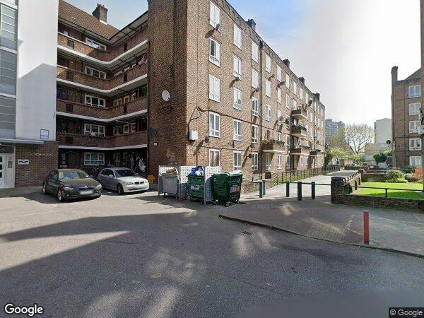 Room Dorset Road in Greater London