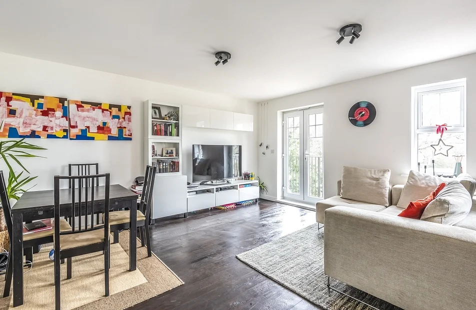 Flat Great Elms Road in Greater London