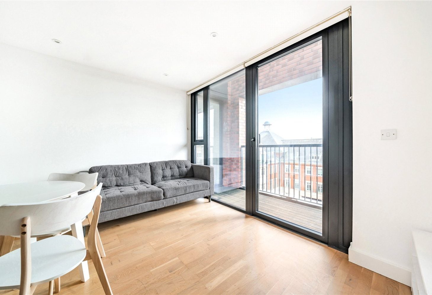 Flat Nichols Court in Chelmsford