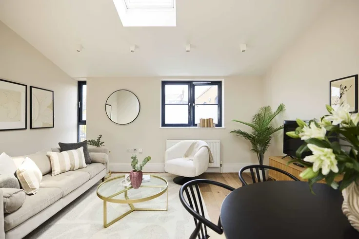 Flat Bateman’s Yard in Greater London