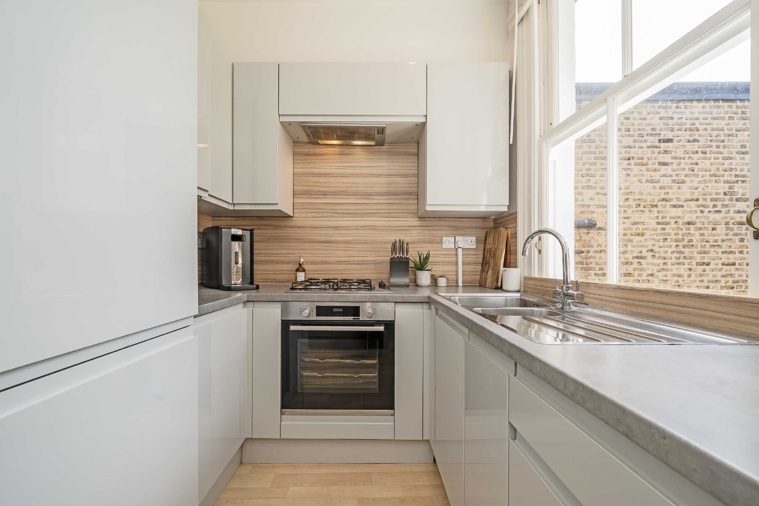Flat Brewster Gardens in Greater London