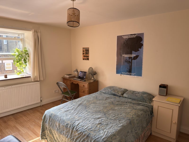 Room Voss Street in Greater London