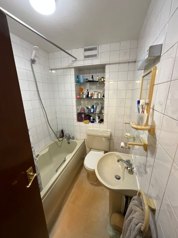Room Voss Street in Greater London
