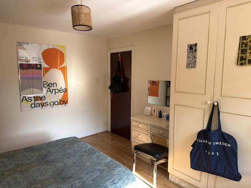 Room Voss Street in Greater London