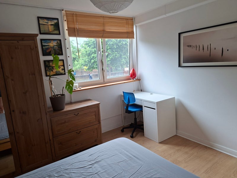 Room Holliday Square in Greater London