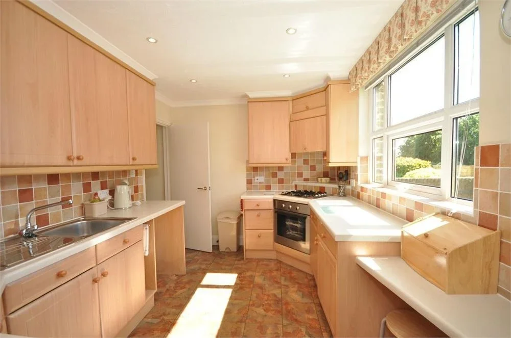 Flat Richmond Crescent in Borough of Spelthorne