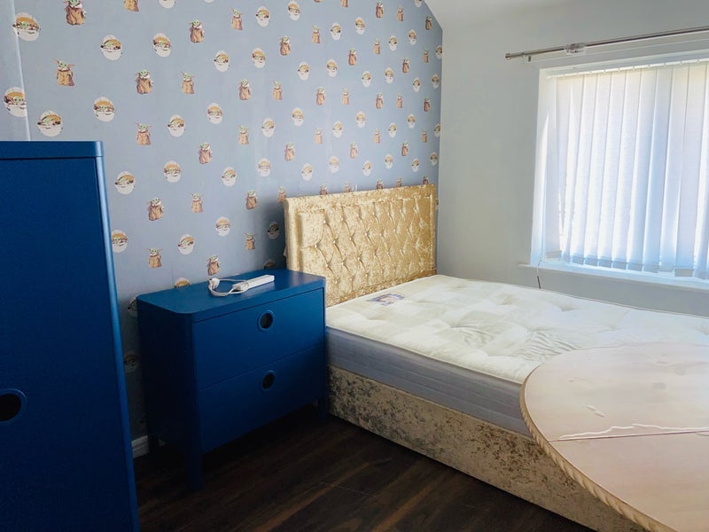 Room Hazelslack Road in Liverpool