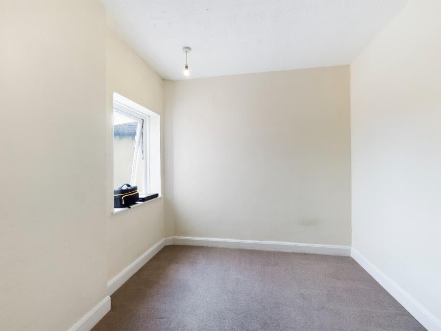 Flat Hewett Road in Portsmouth