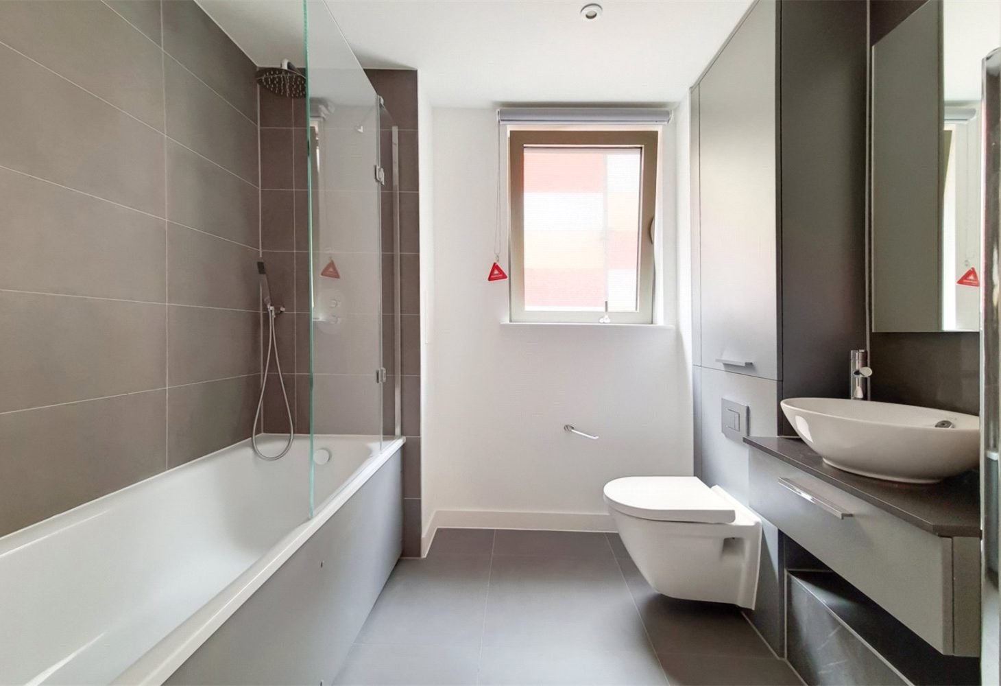 Flat Atlantis Avenue in Greater London