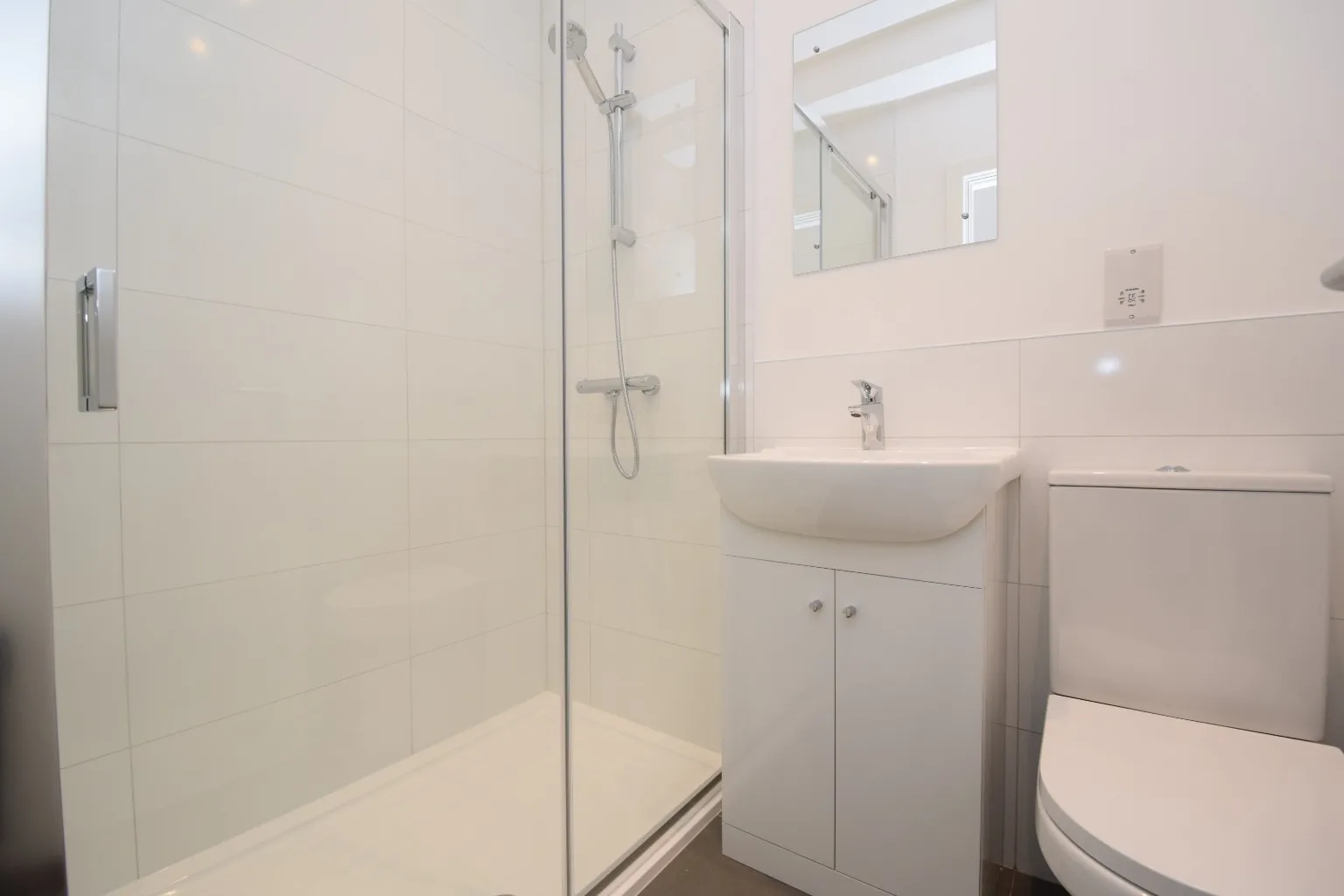 Room Bushey Hall Road in Hertsmere