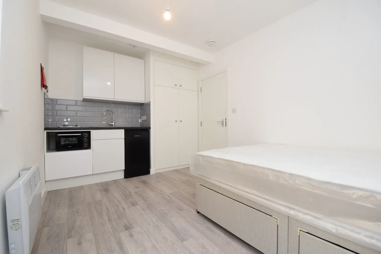 Room Bushey Hall Road in Hertsmere