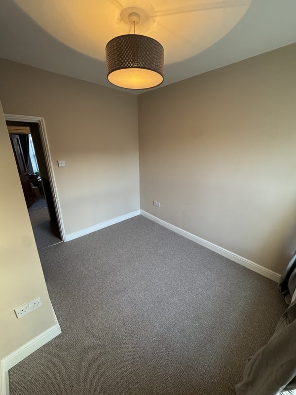 Room Upper Station Road in Bristol