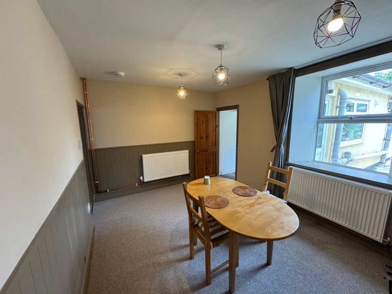 Room Upper Station Road in Bristol