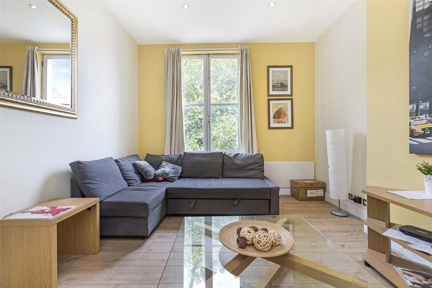 Flat Theobalds Road in Greater London