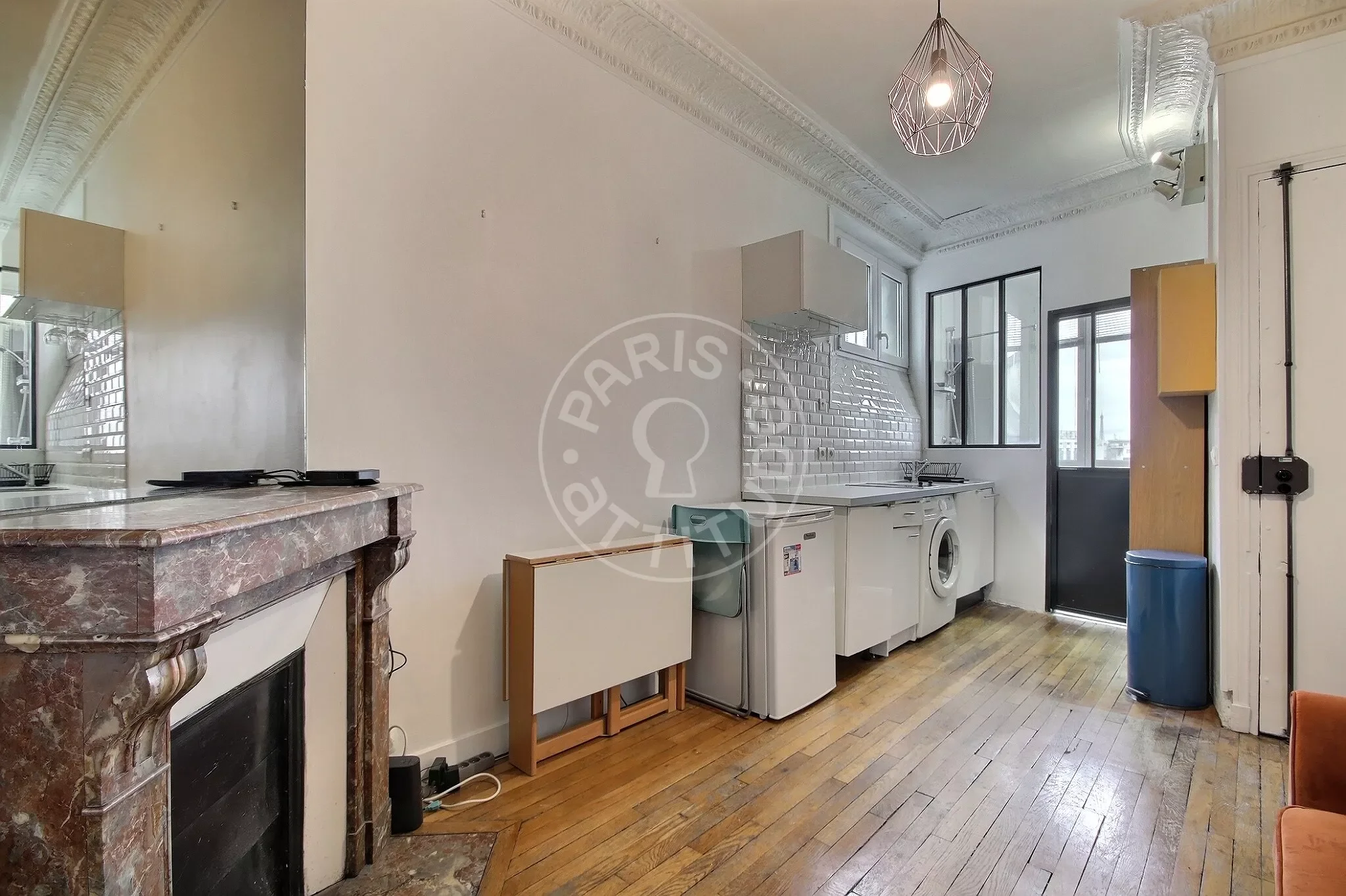 Flat Rue Tourlaque in Paris