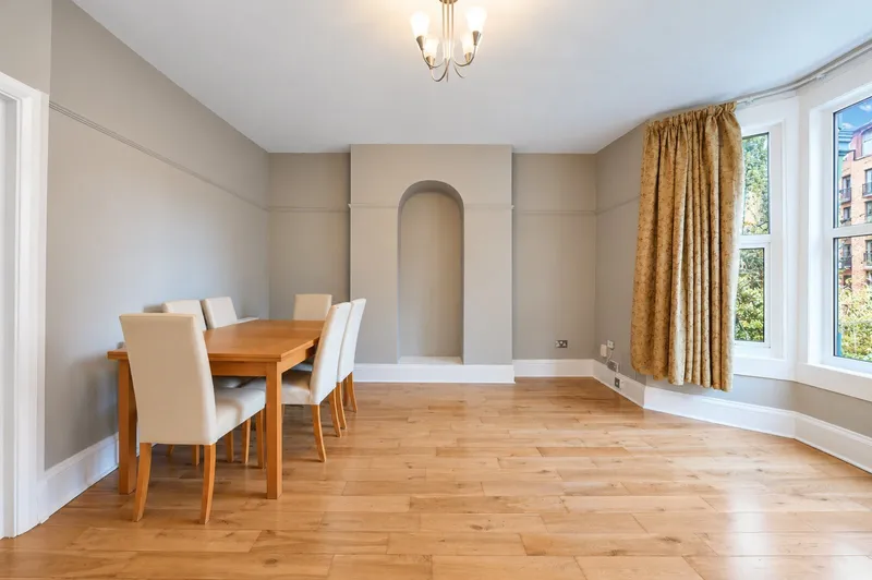 Flat Albion Road in Greater London