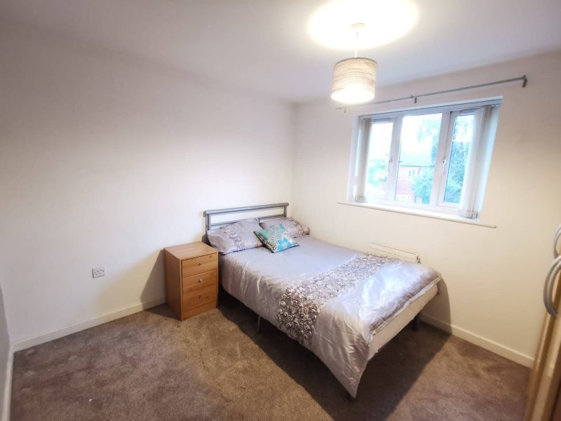 Room Montvale Gardens in Leicester