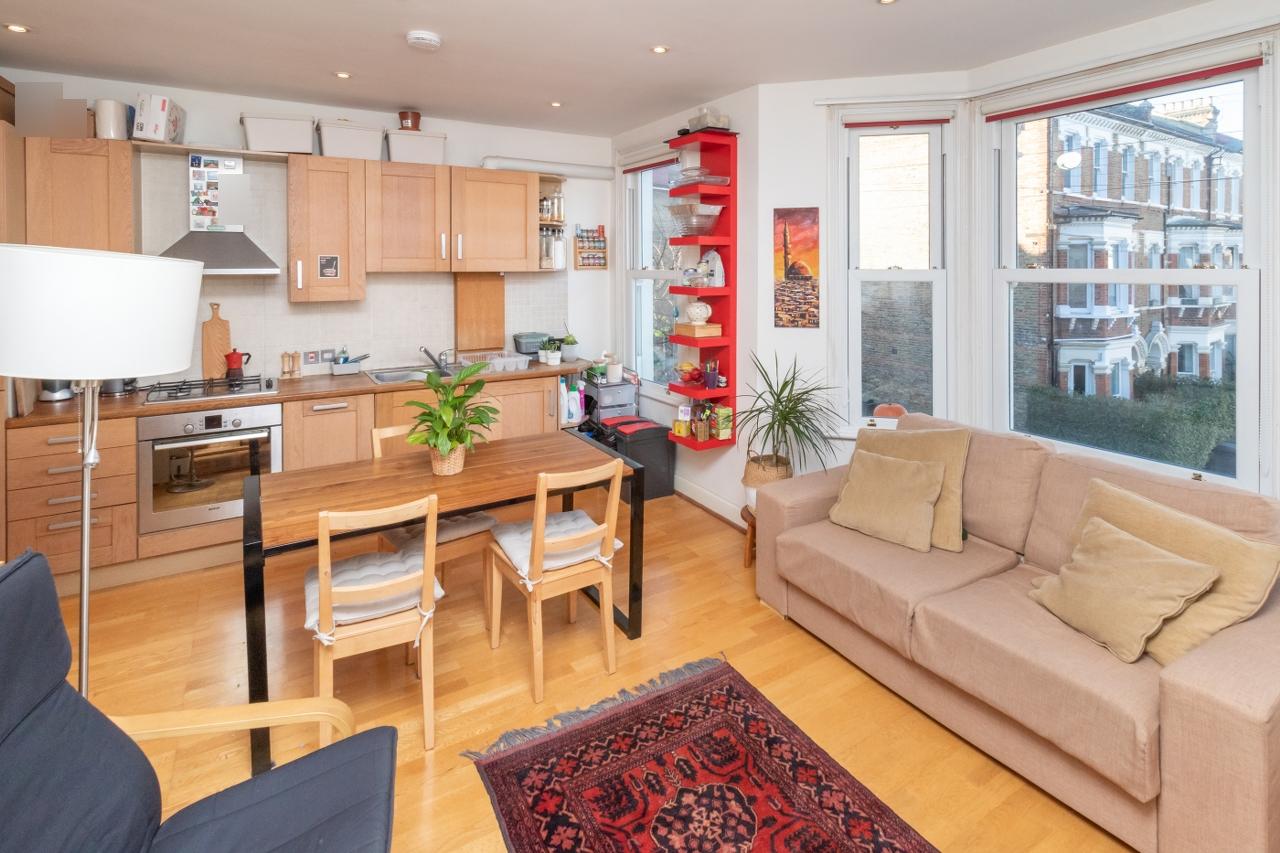 Flat Tregothnan Road in Greater London