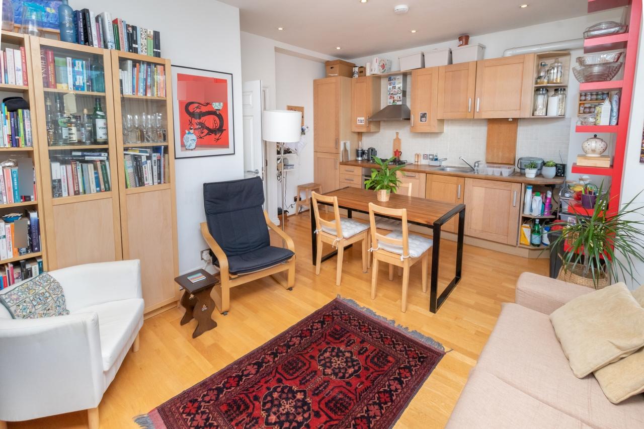 Flat Tregothnan Road in Greater London