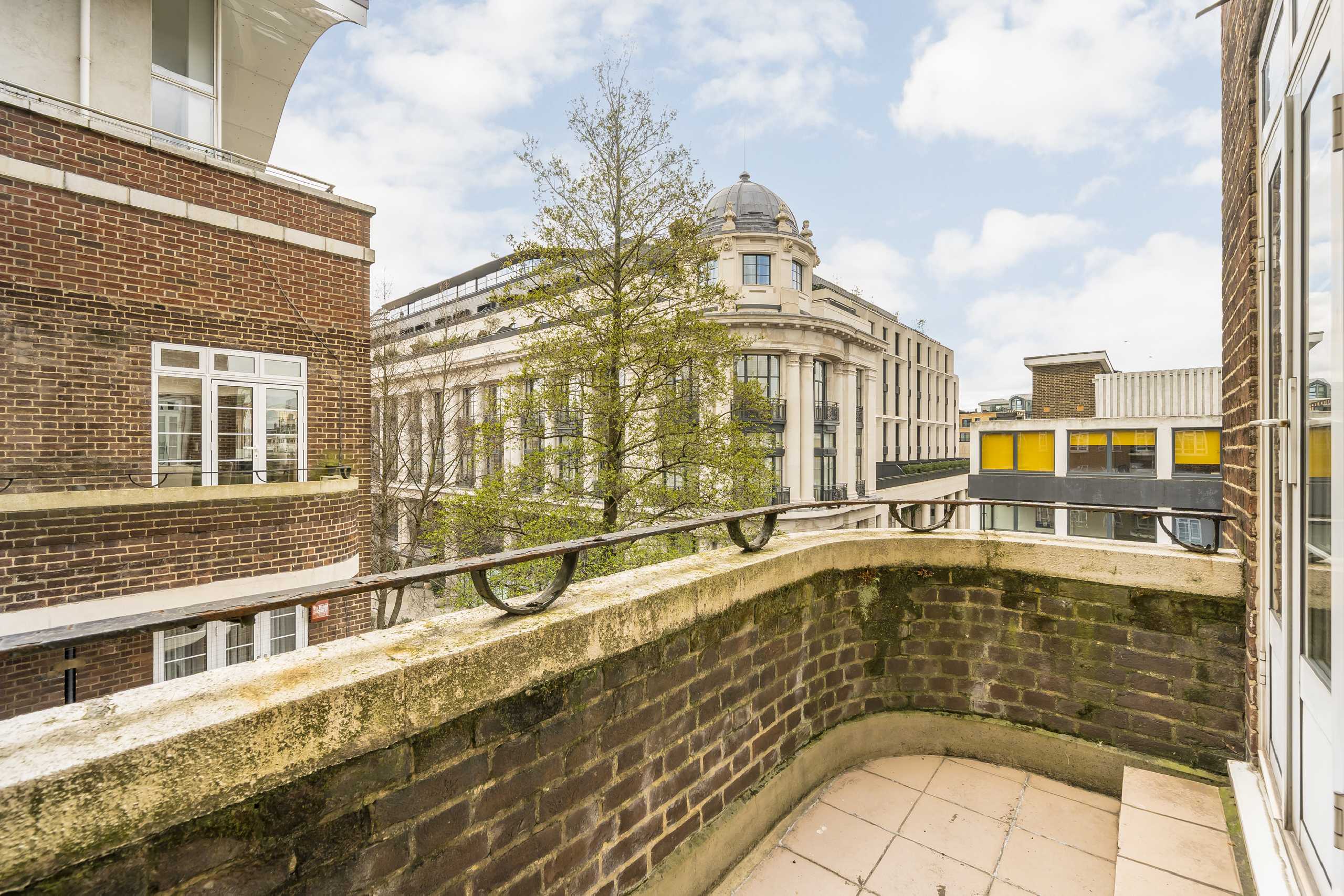 Flat Inverness Terrace in City of Westminster