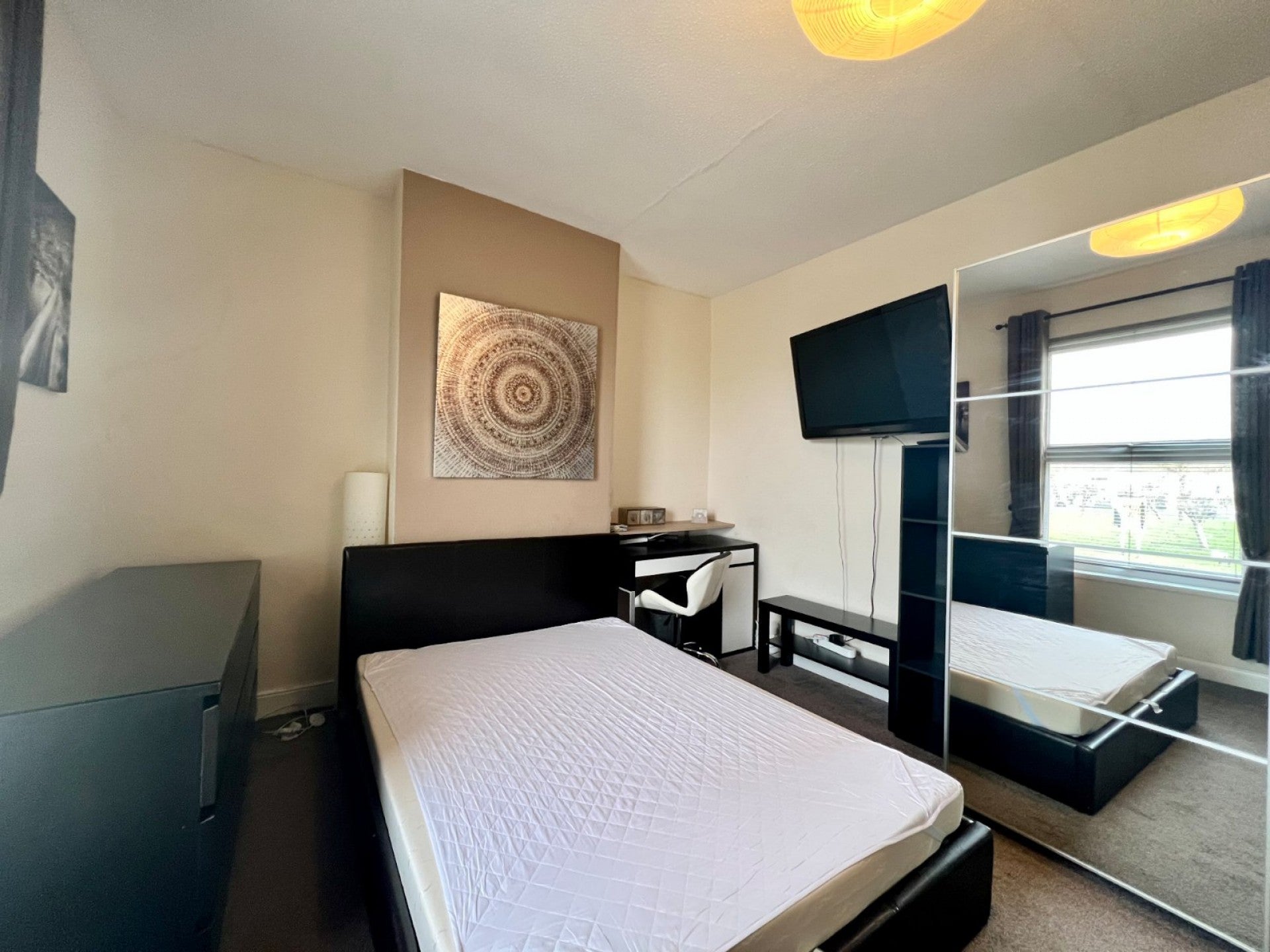 Room Gloucester Road in Bristol