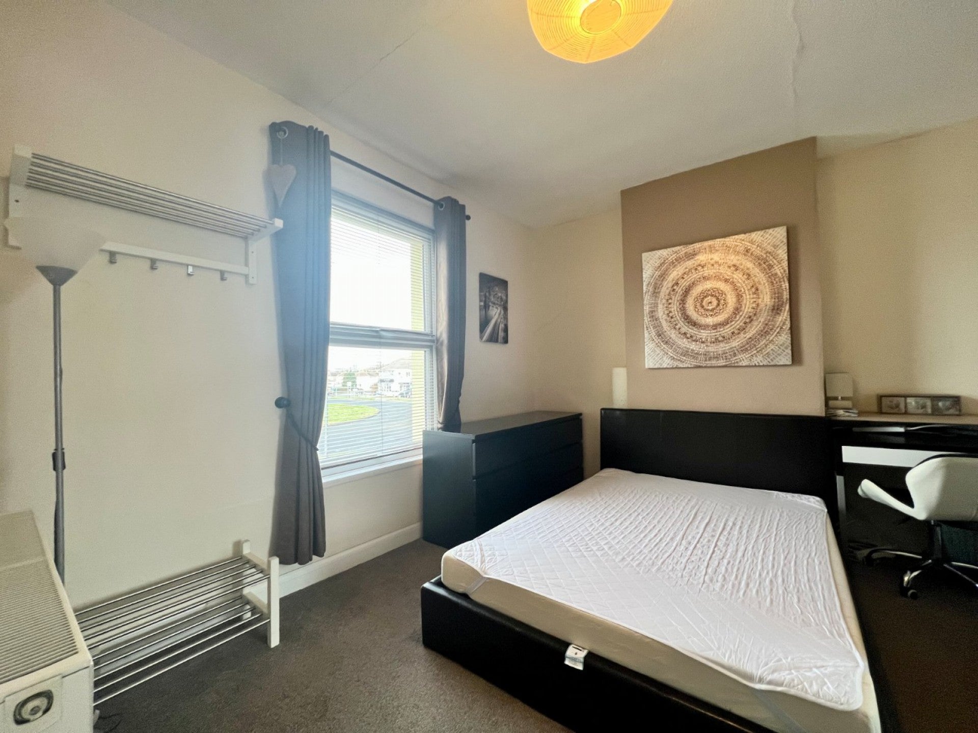 Room Gloucester Road in Bristol