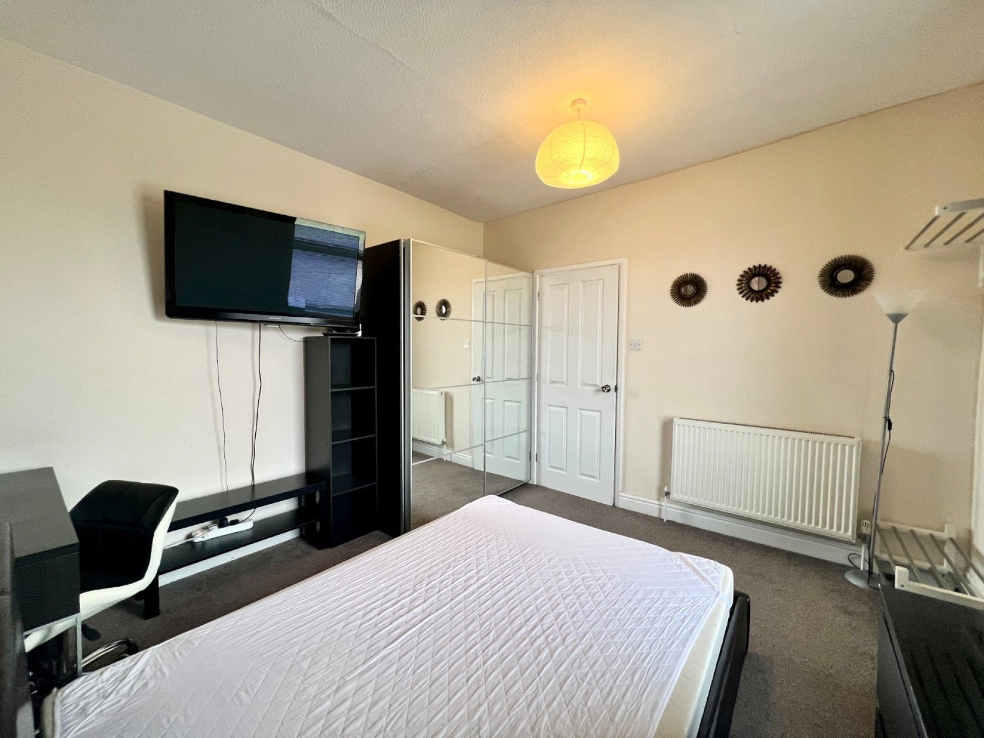 Room Gloucester Road in Bristol