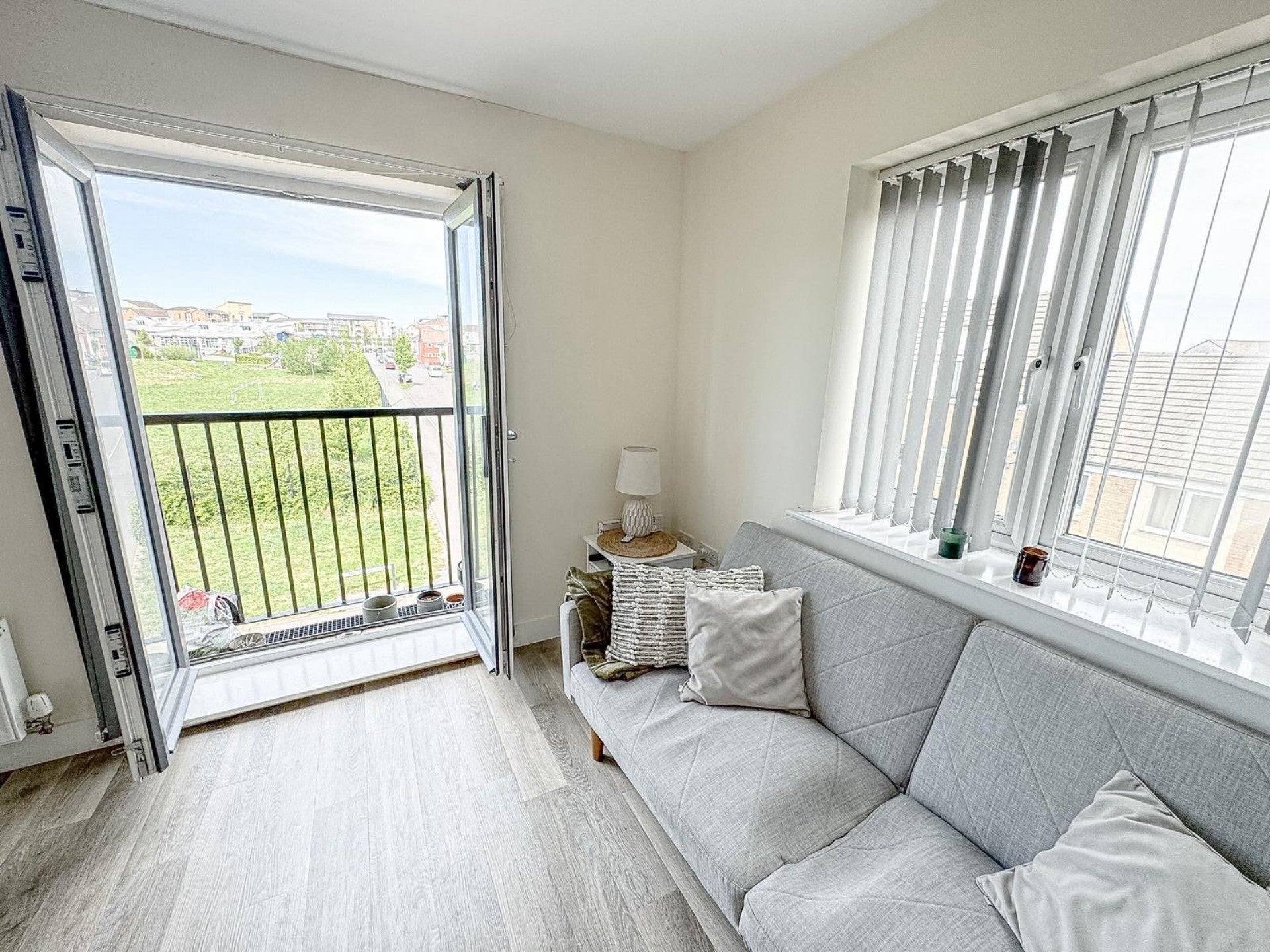 Flat Charlton Boulevard in Bristol