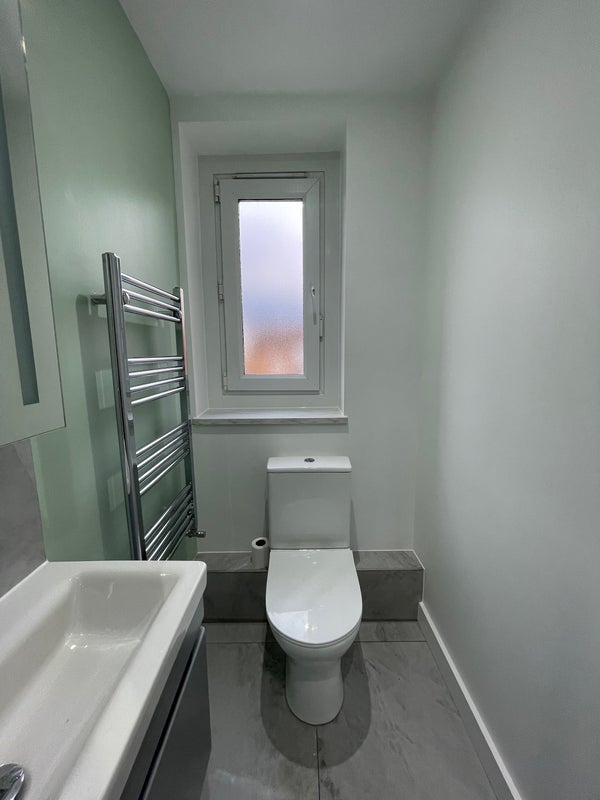Room Sternhold Avenue in Greater London
