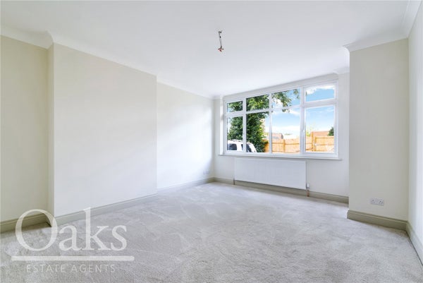 Flat Tavistock Road in London