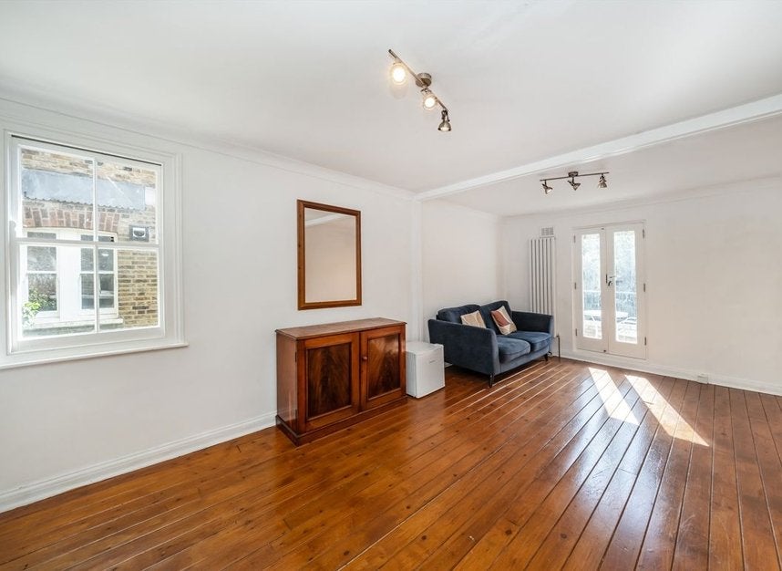 Flat Estelle Road in Greater London