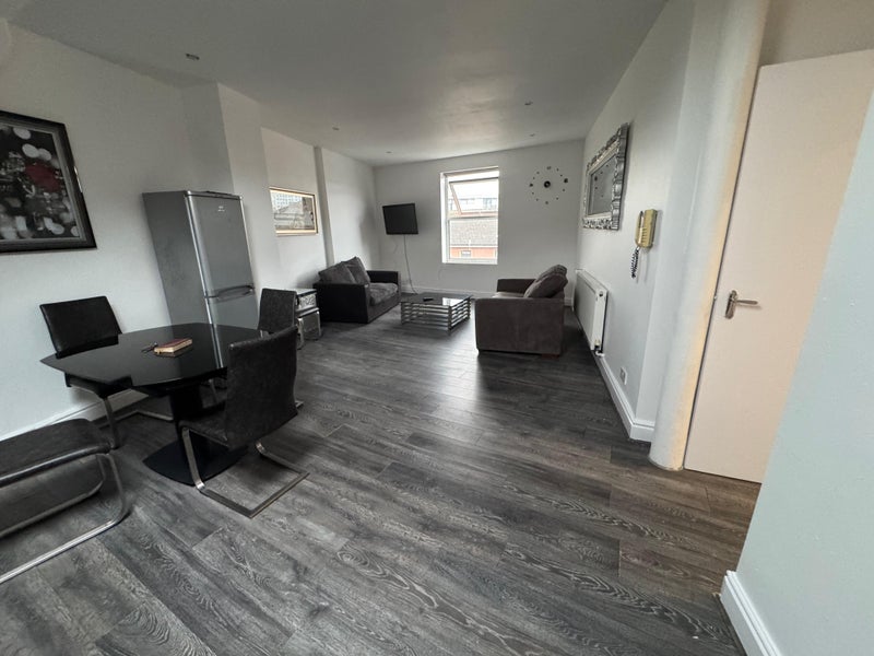 Flat Pembroke Place in Liverpool