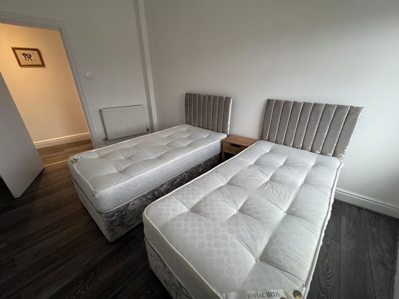 Flat Pembroke Place in Liverpool