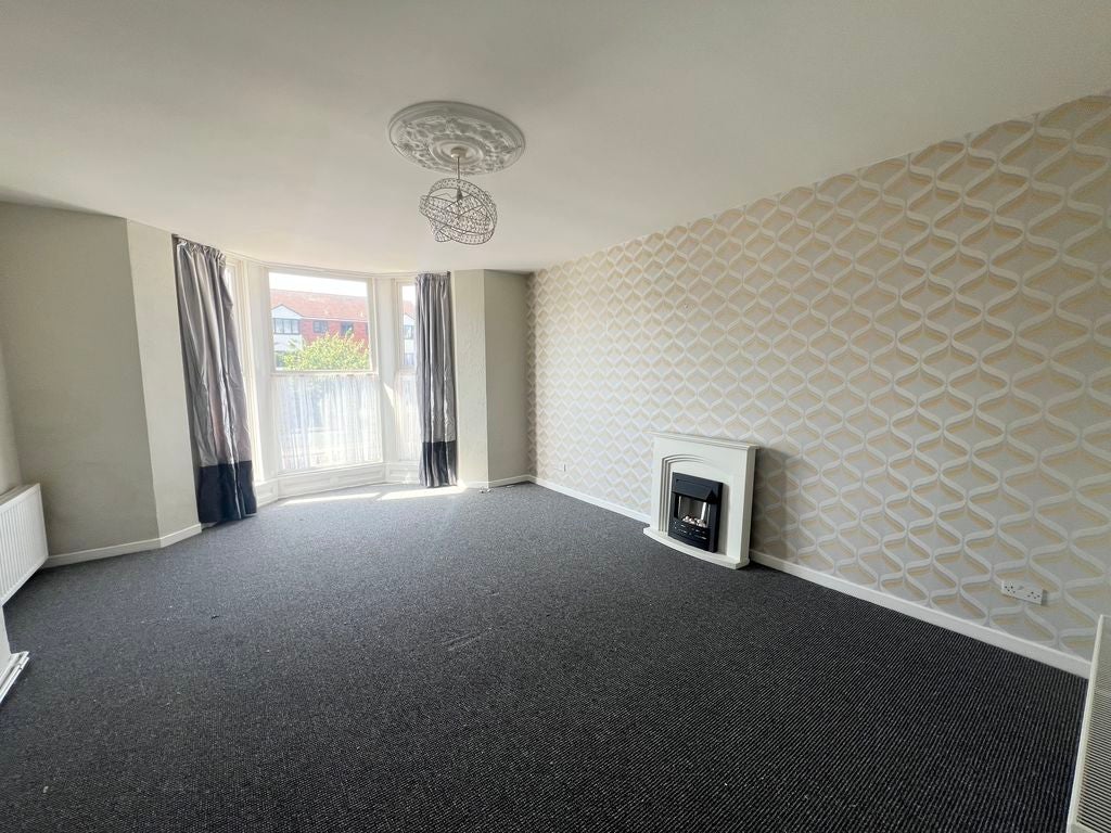 Flat Scarisbrick Street in Southport
