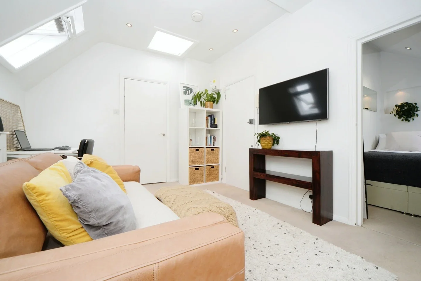 Flat Inchmery Road in Greater London