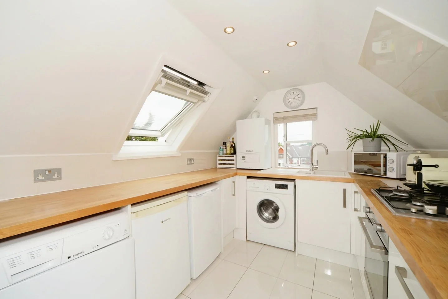 Flat Inchmery Road in Greater London