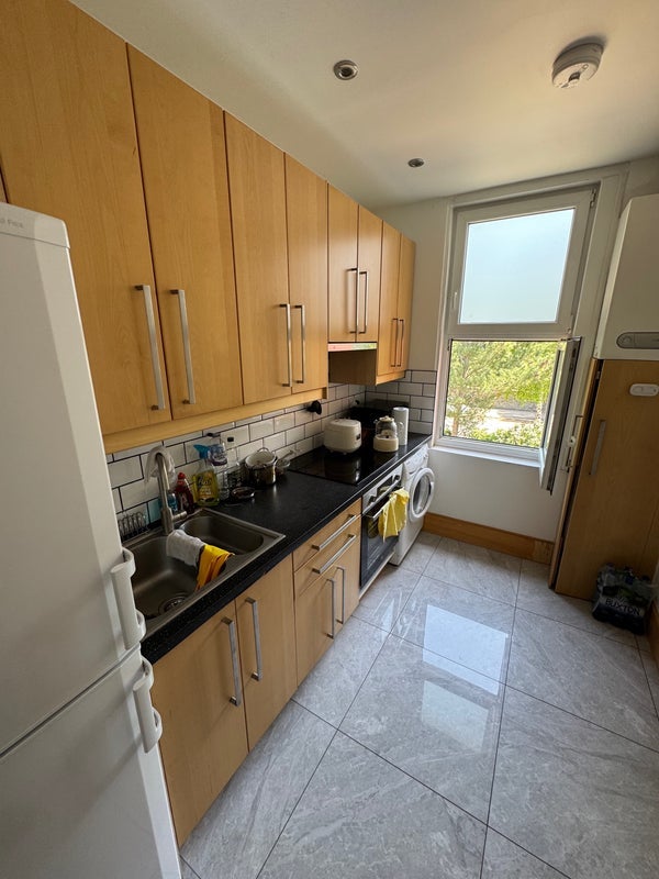 Flat Montpelier Avenue in Greater London
