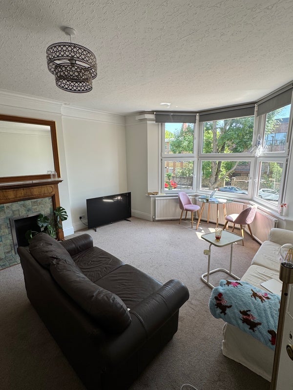 Flat Montpelier Avenue in Greater London