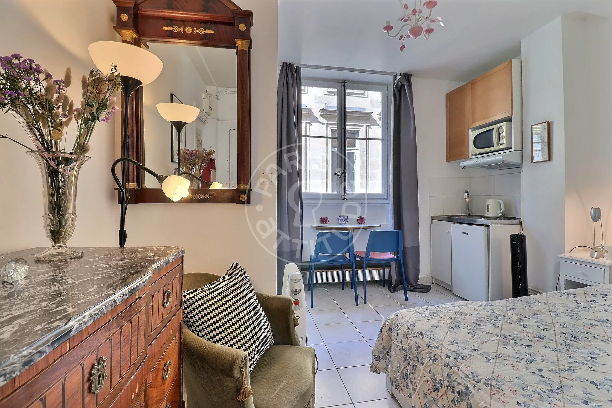 Flat Rue de Rivoli in Paris